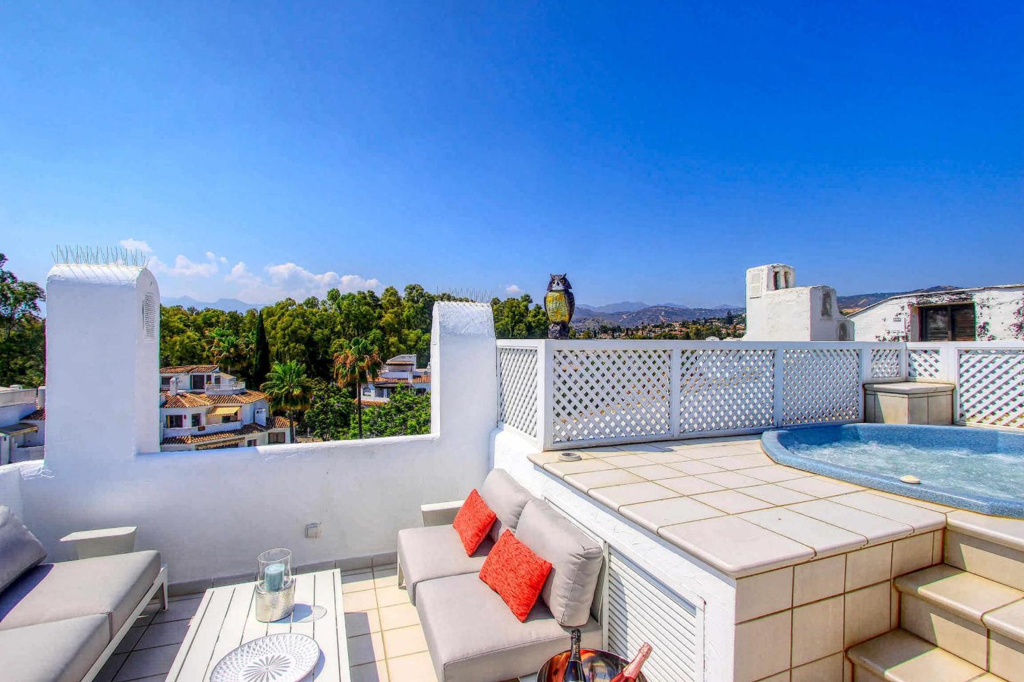 1080 Beachfront Penthouse 3 Floors Jacuzzi 2 Pools Wifi Roof Terrace Marbella Dış mekan fotoğraf