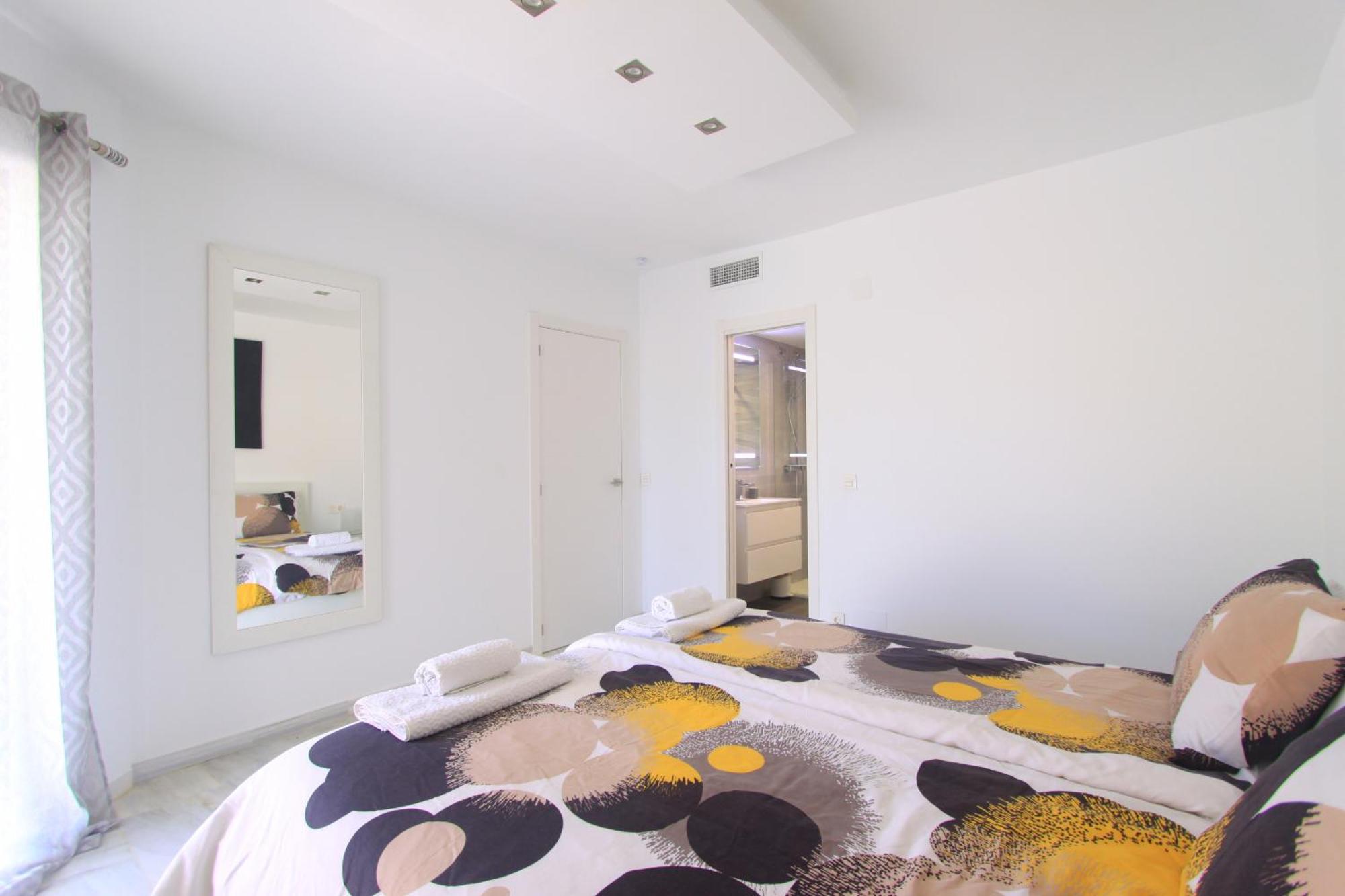 1080 Beachfront Penthouse 3 Floors Jacuzzi 2 Pools Wifi Roof Terrace Marbella Dış mekan fotoğraf