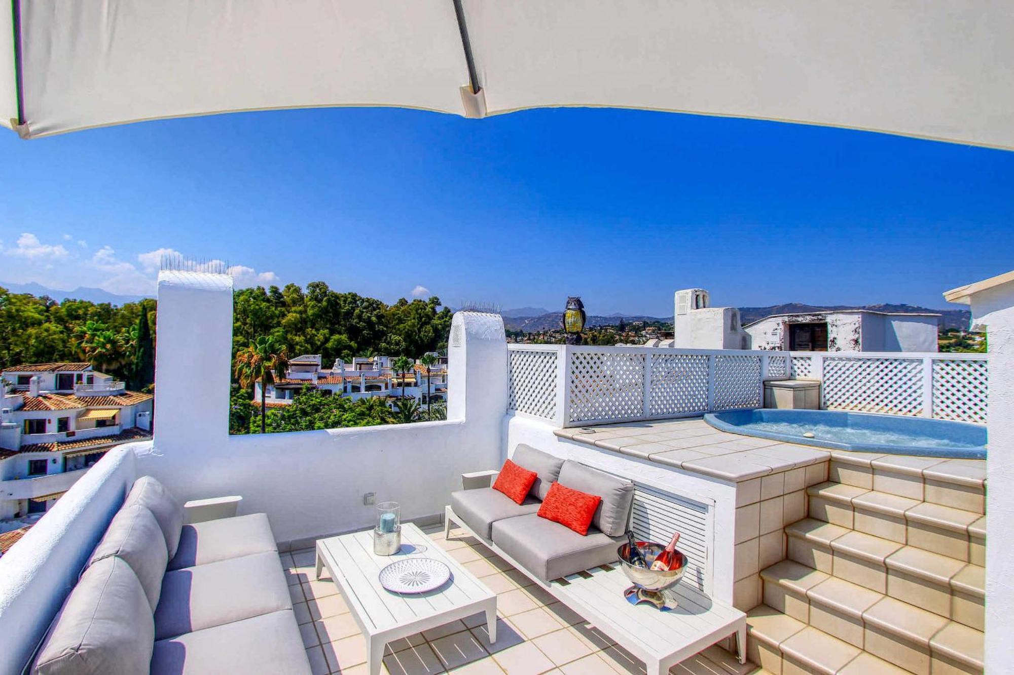 1080 Beachfront Penthouse 3 Floors Jacuzzi 2 Pools Wifi Roof Terrace Marbella Dış mekan fotoğraf