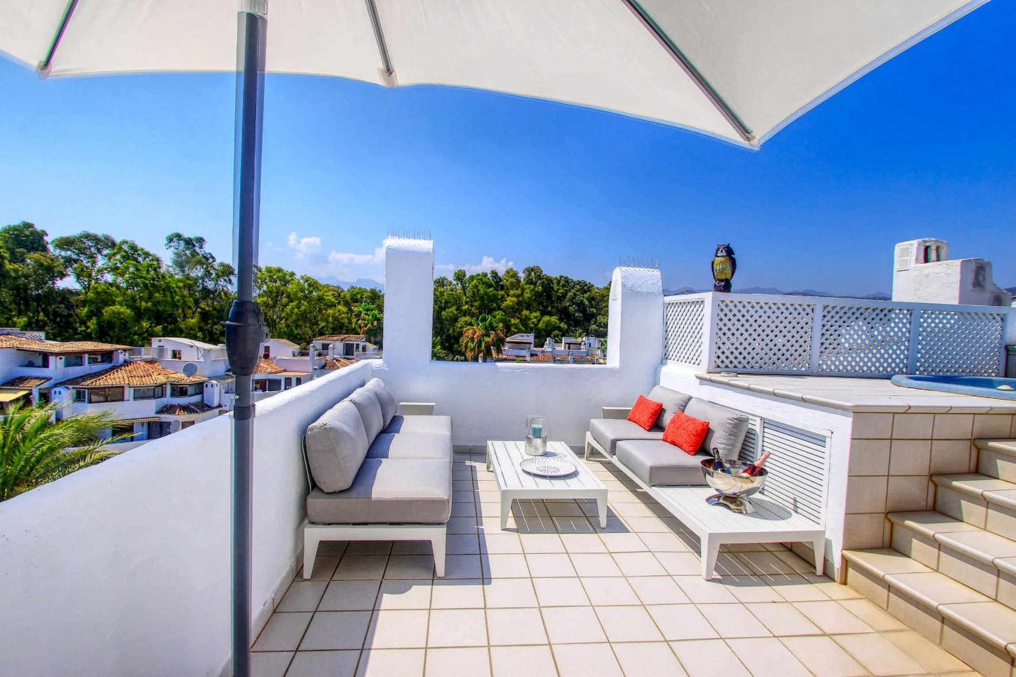 1080 Beachfront Penthouse 3 Floors Jacuzzi 2 Pools Wifi Roof Terrace Marbella Dış mekan fotoğraf