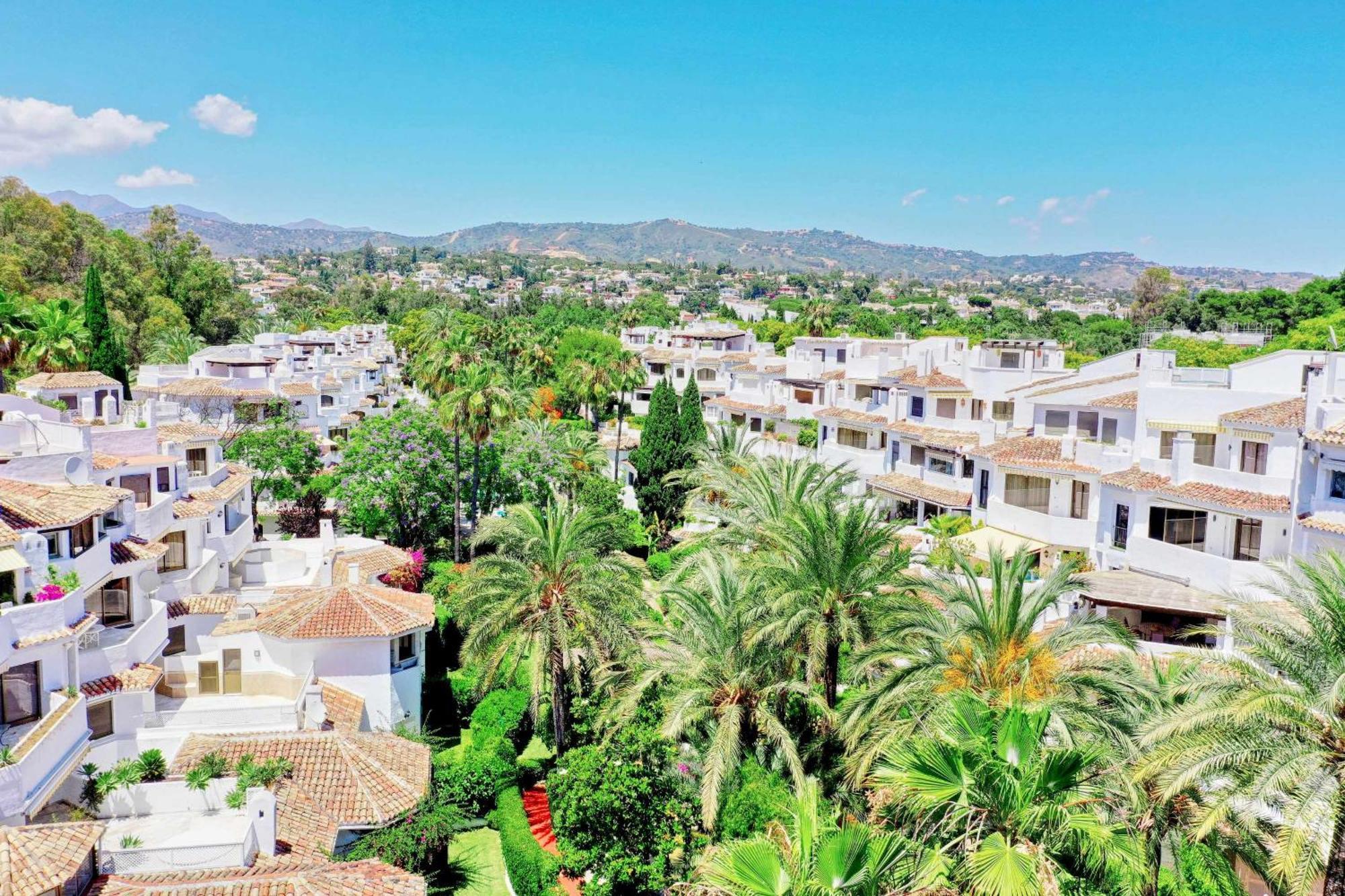 1080 Beachfront Penthouse 3 Floors Jacuzzi 2 Pools Wifi Roof Terrace Marbella Dış mekan fotoğraf