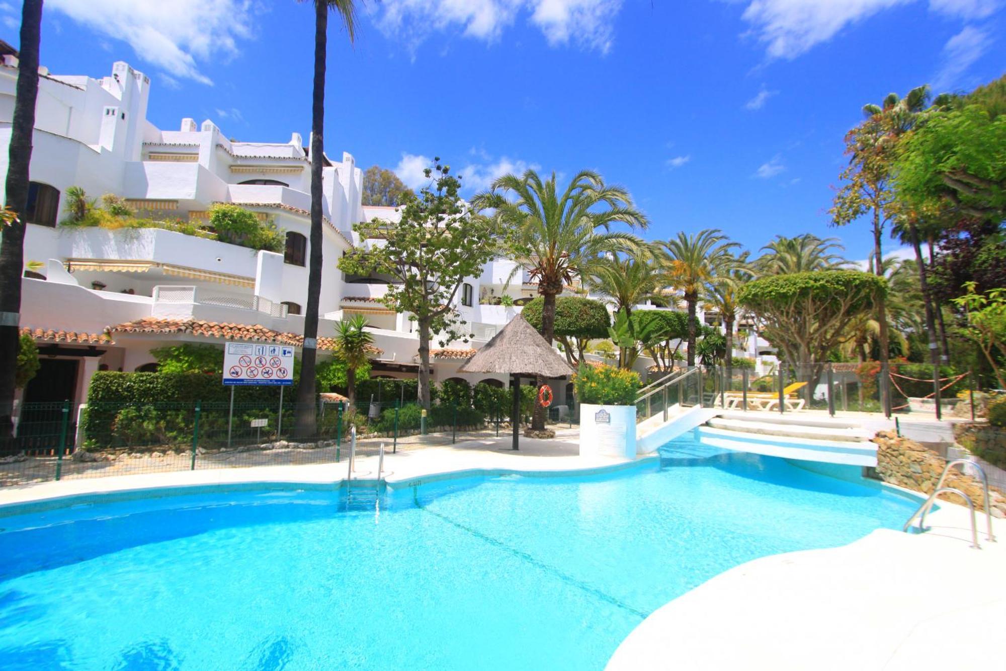 1080 Beachfront Penthouse 3 Floors Jacuzzi 2 Pools Wifi Roof Terrace Marbella Dış mekan fotoğraf